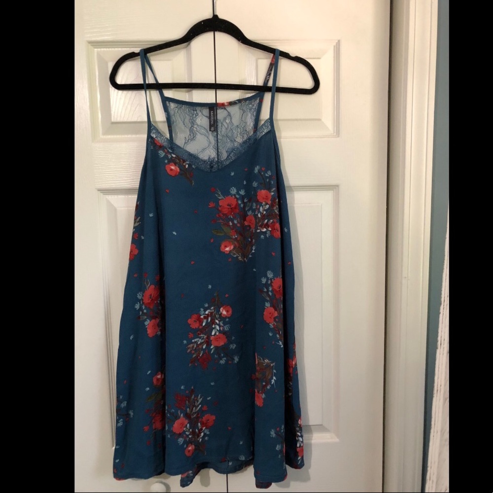 NWOT SUPER CUTE SUMMER DRESS